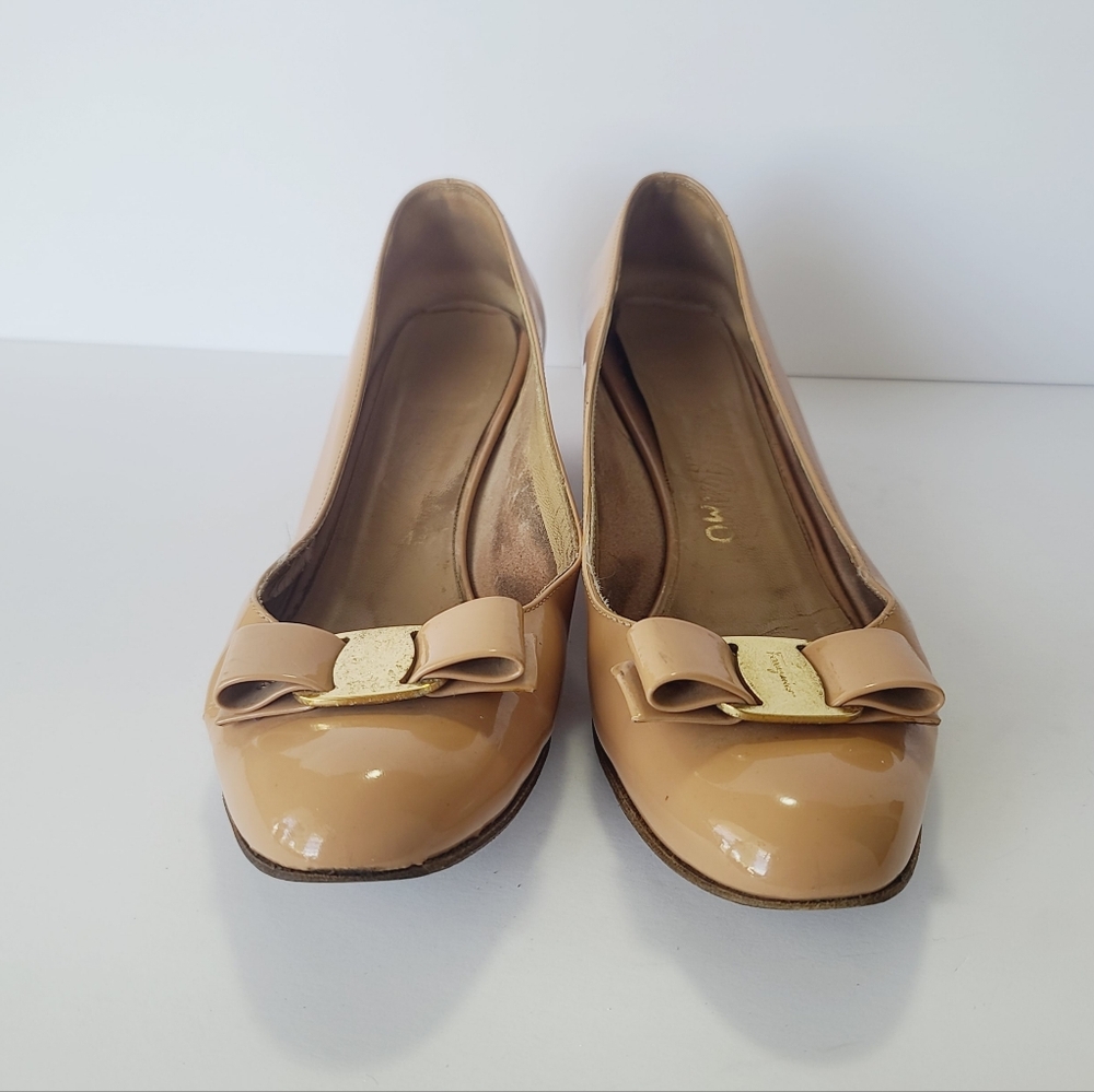 Salvatore Ferrogamo Patent Leather Tan Women's Shoes Size  7.5 - Picture 2 of 7